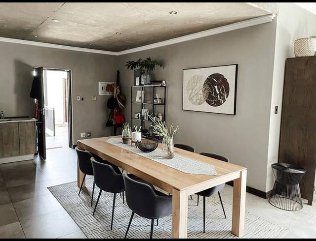 2 BEDROOM APARTMENT FOR SALE IN MENLO PARK